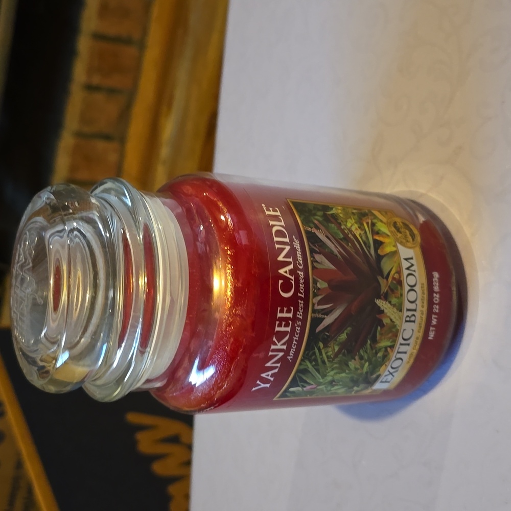Yankee Candle Exotic Bloom Candle